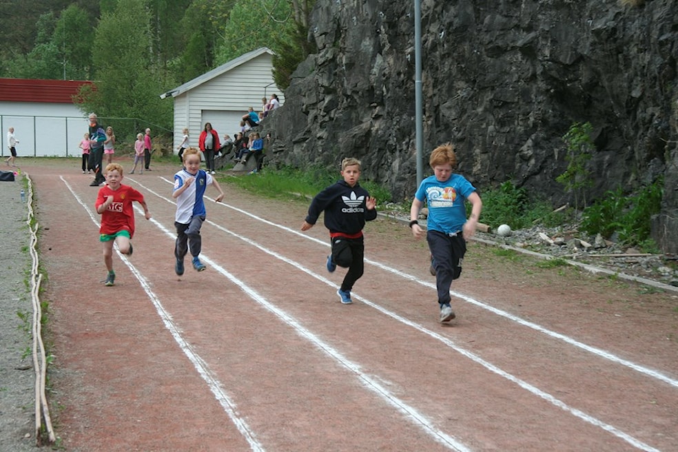 Sommarkarusell i friidrett fot gutar og jenter